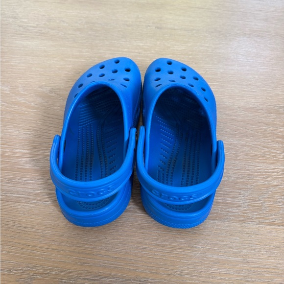CROCS royal blue color rubber perforated clogs slides shoes size 4 youth kids - Picture 5 of 6